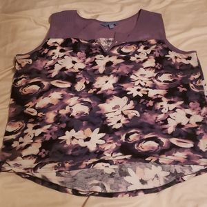 XL Sleeveless Purple and White Floral Blouse